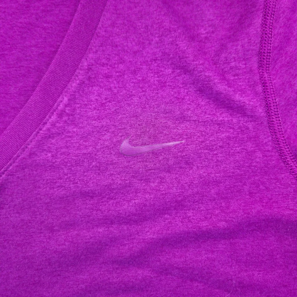 Nike Dri-FIT V-Neck Training Shirt Womens Large Purple Short Sleeve Athletic Top